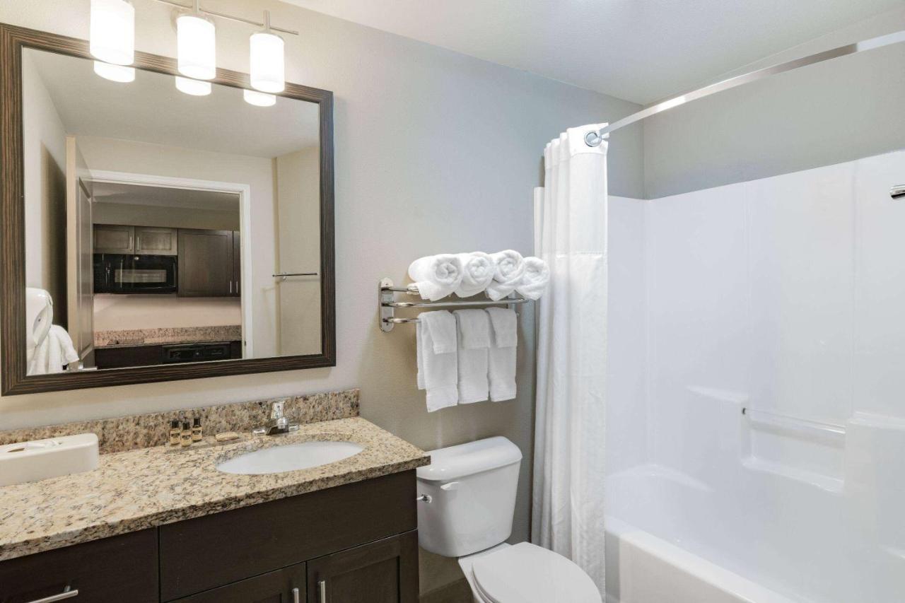Hawthorn Extended Stay By Wyndham Dickinson Exterior photo