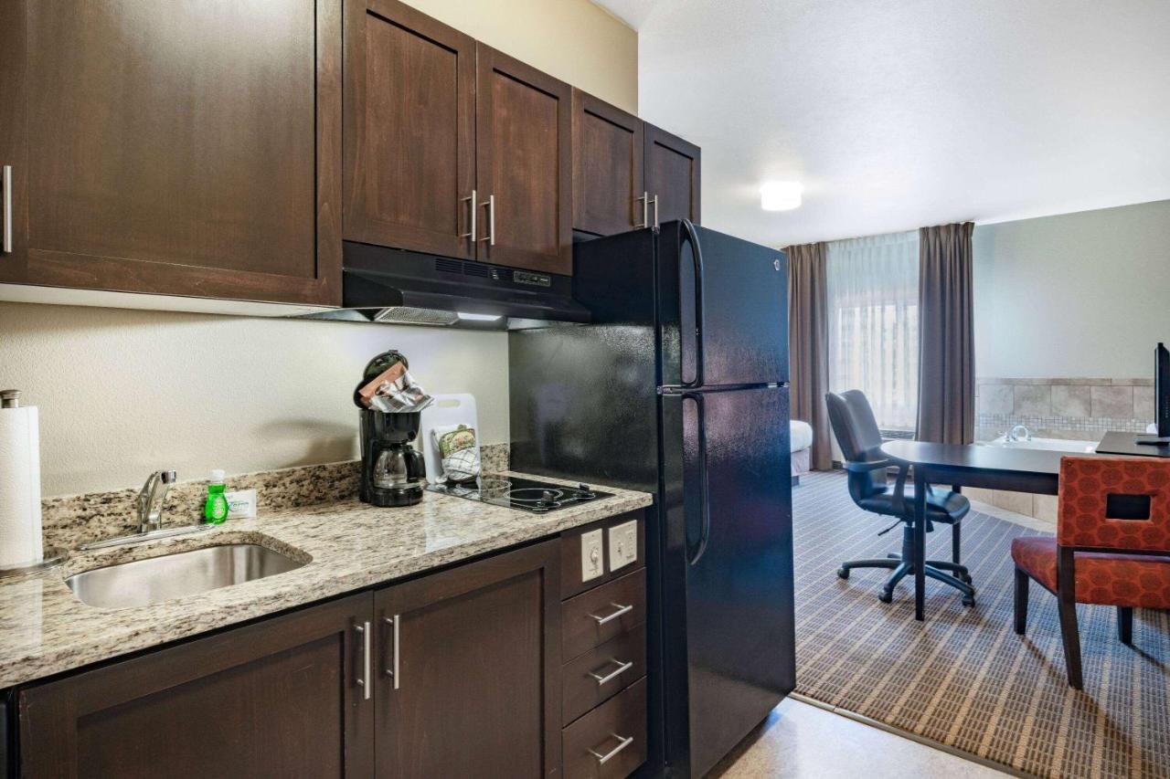 Hawthorn Extended Stay By Wyndham Dickinson Exterior photo