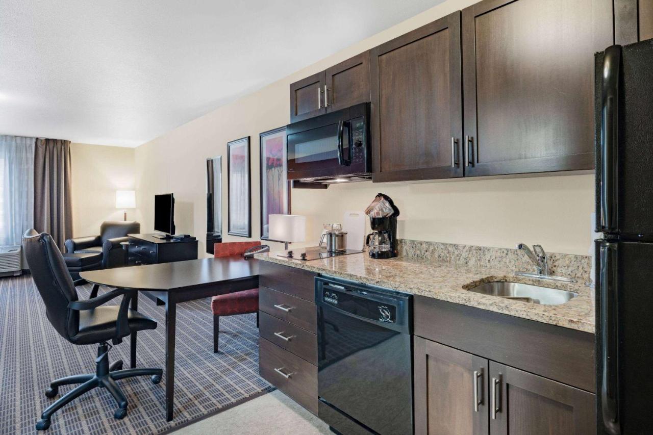 Hawthorn Extended Stay By Wyndham Dickinson Exterior photo